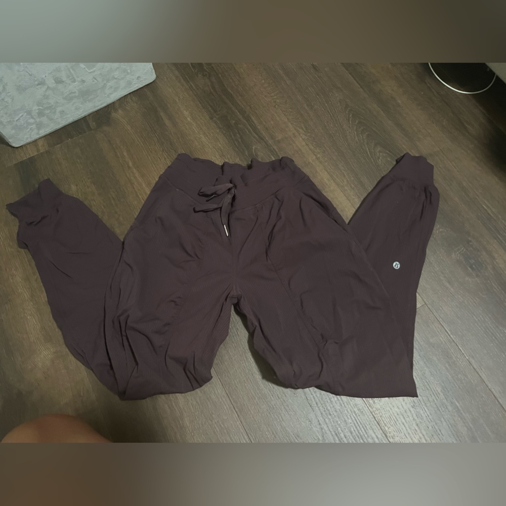 Size 6 Lulu Dance joggers